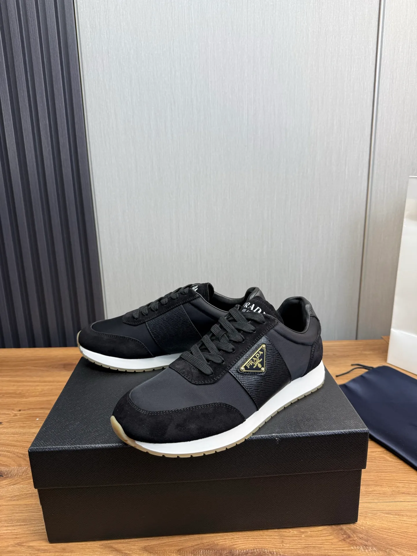 Men's shoes 💰740💰 [PRADA] New models synchronized with the official website, high-quality shipments ✔️Hot-sellers🔥 Original cowhide with imported waterproof fabric + cowhide lining, 1🆚1 replica, original bottom, 38-45 (men's 45 is custom-made and cannot be returned)